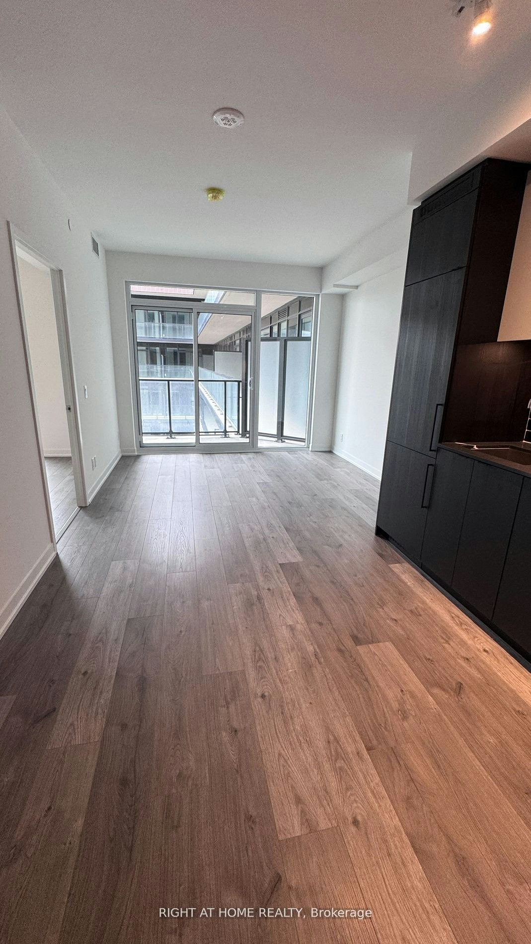1027-285 Dufferin Street, Toronto, ON, M6K 1Z7 - 4