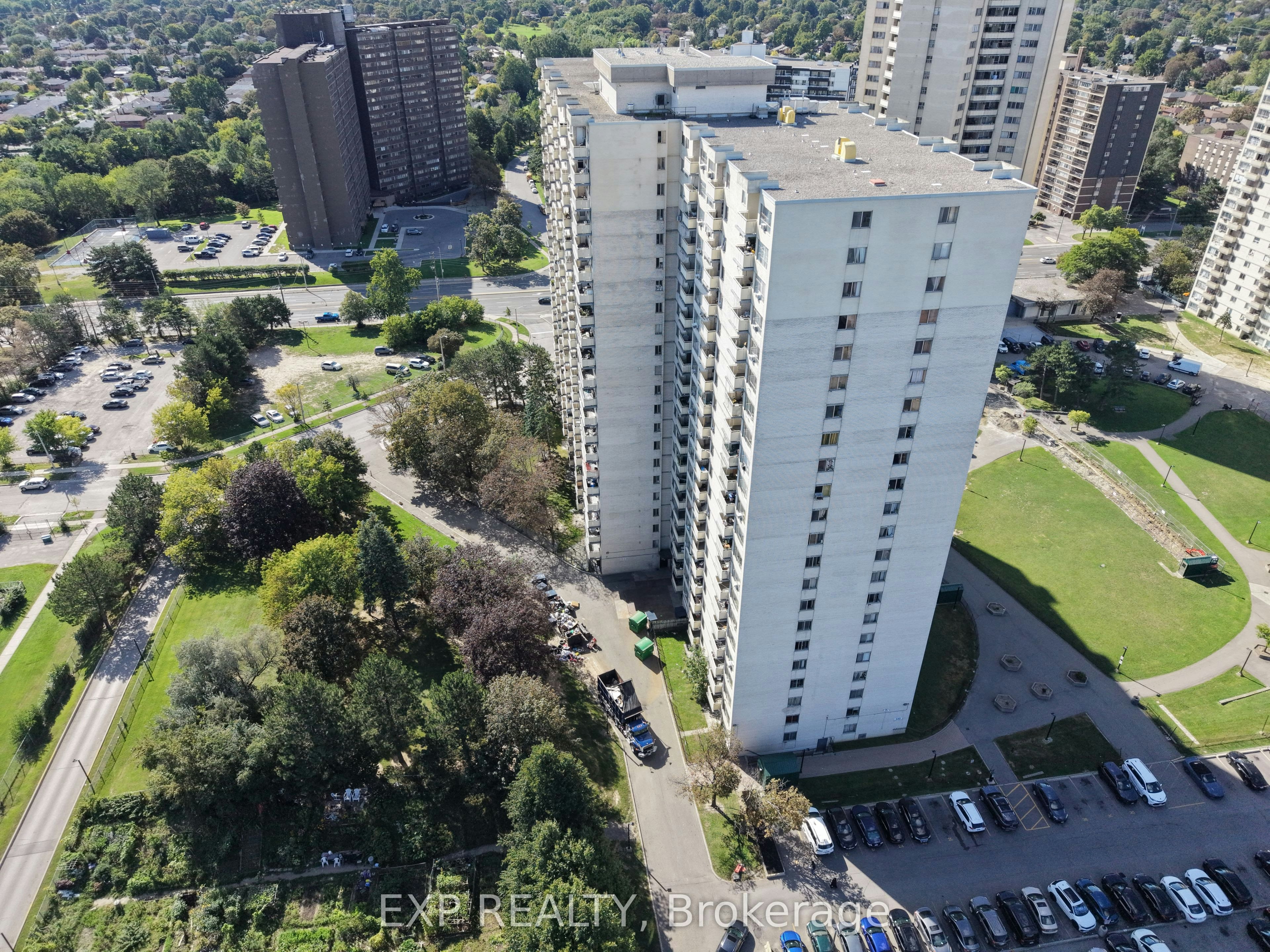 1813-320 Dixon Road, Toronto, ON, M9R 1S8