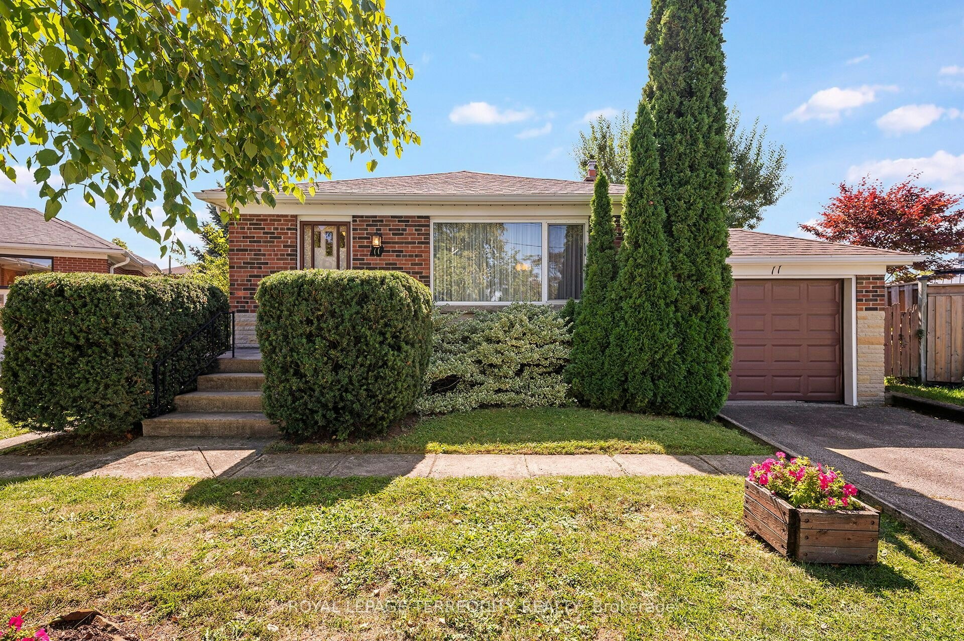11 Picton Crescent, Toronto, ON, M3K 1W4