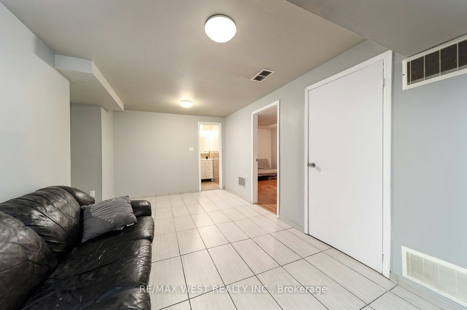 2534 Palisander Avenue, Mississauga, ON, L5B 2L2 - 6