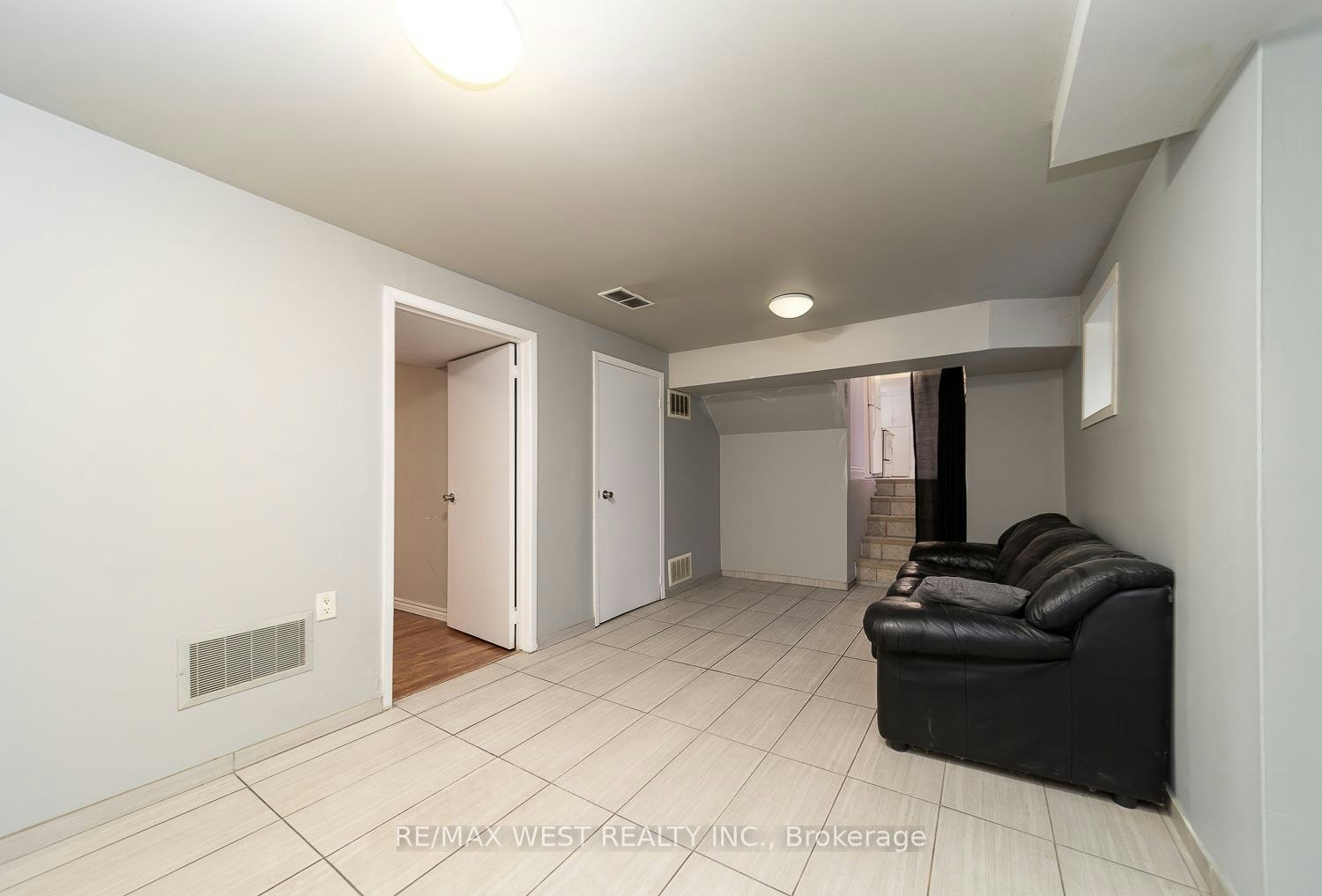2534 Palisander Avenue, Mississauga, ON, L5B 2L2 - 7