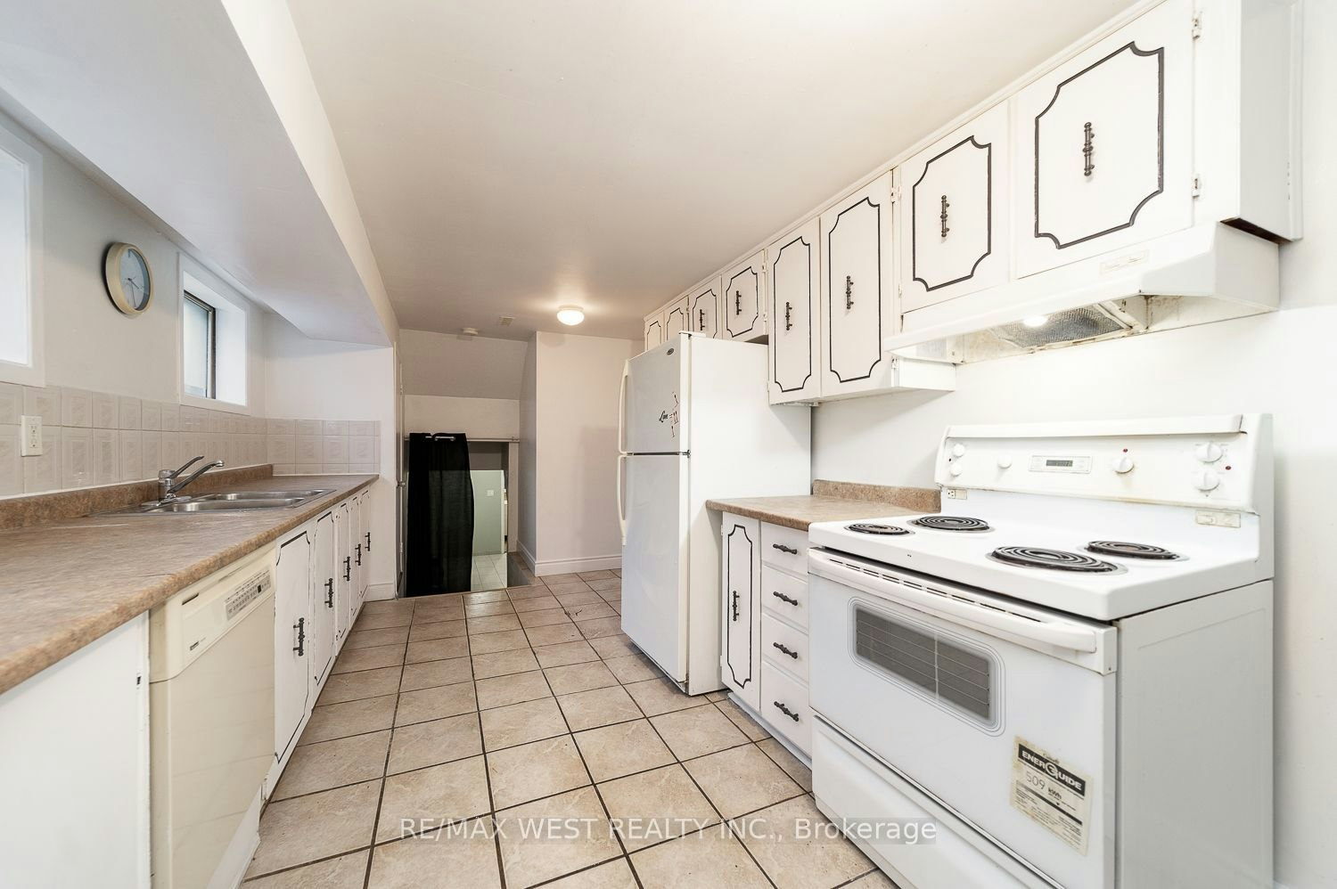 2534 Palisander Avenue, Mississauga, ON, L5B 2L2 - 10