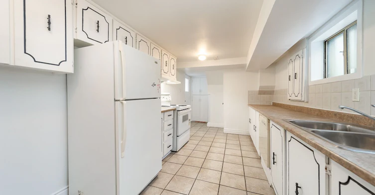 2534 Palisander Avenue, Mississauga, ON, L5B 2L2 - 9