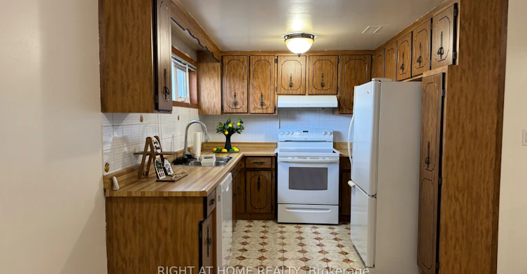 Lower Level-31 Whitburn Crescent, Toronto, ON, M3M 2S3 - 16