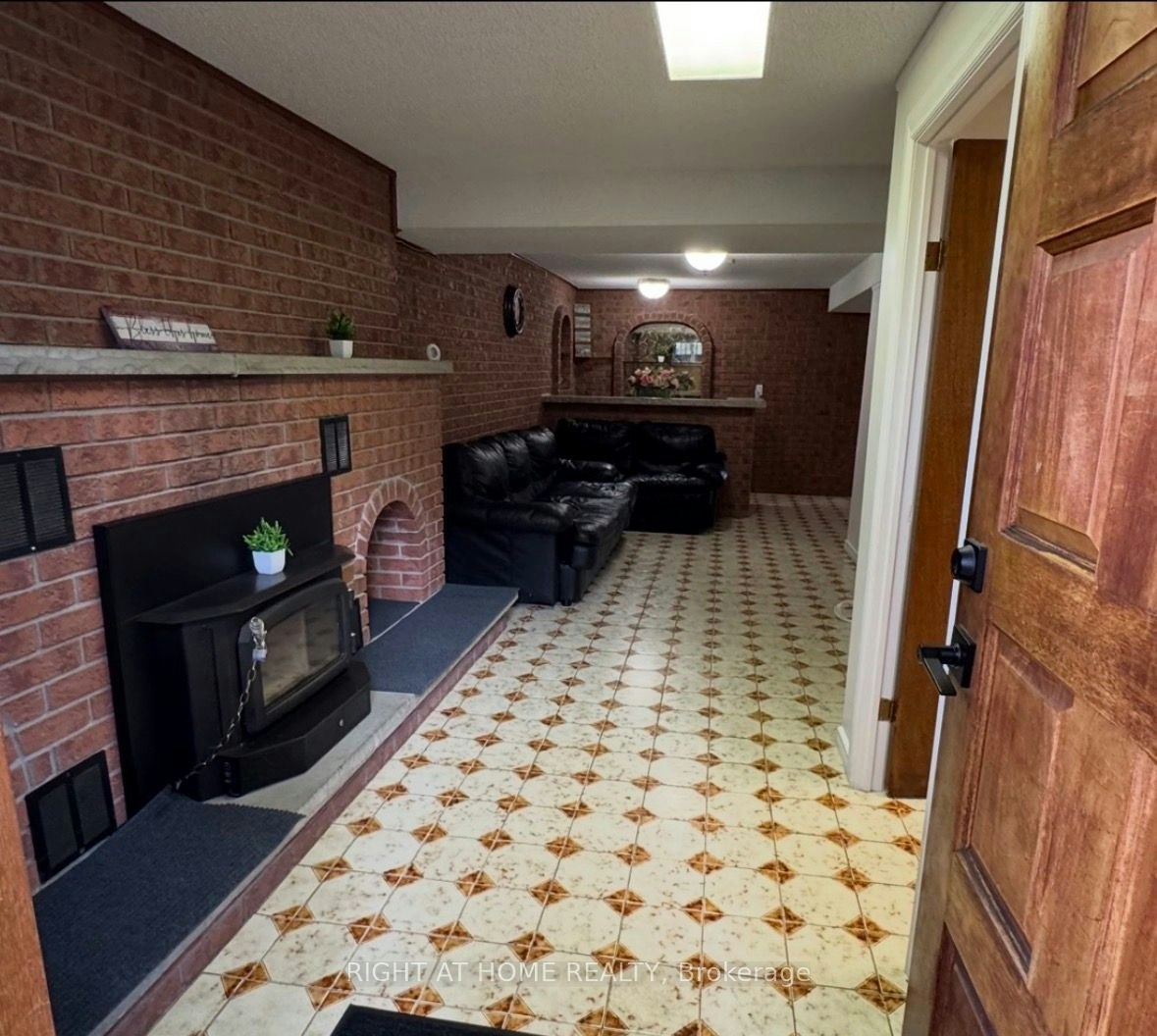 Lower Level-31 Whitburn Crescent, Toronto, ON, M3M 2S3 - 5