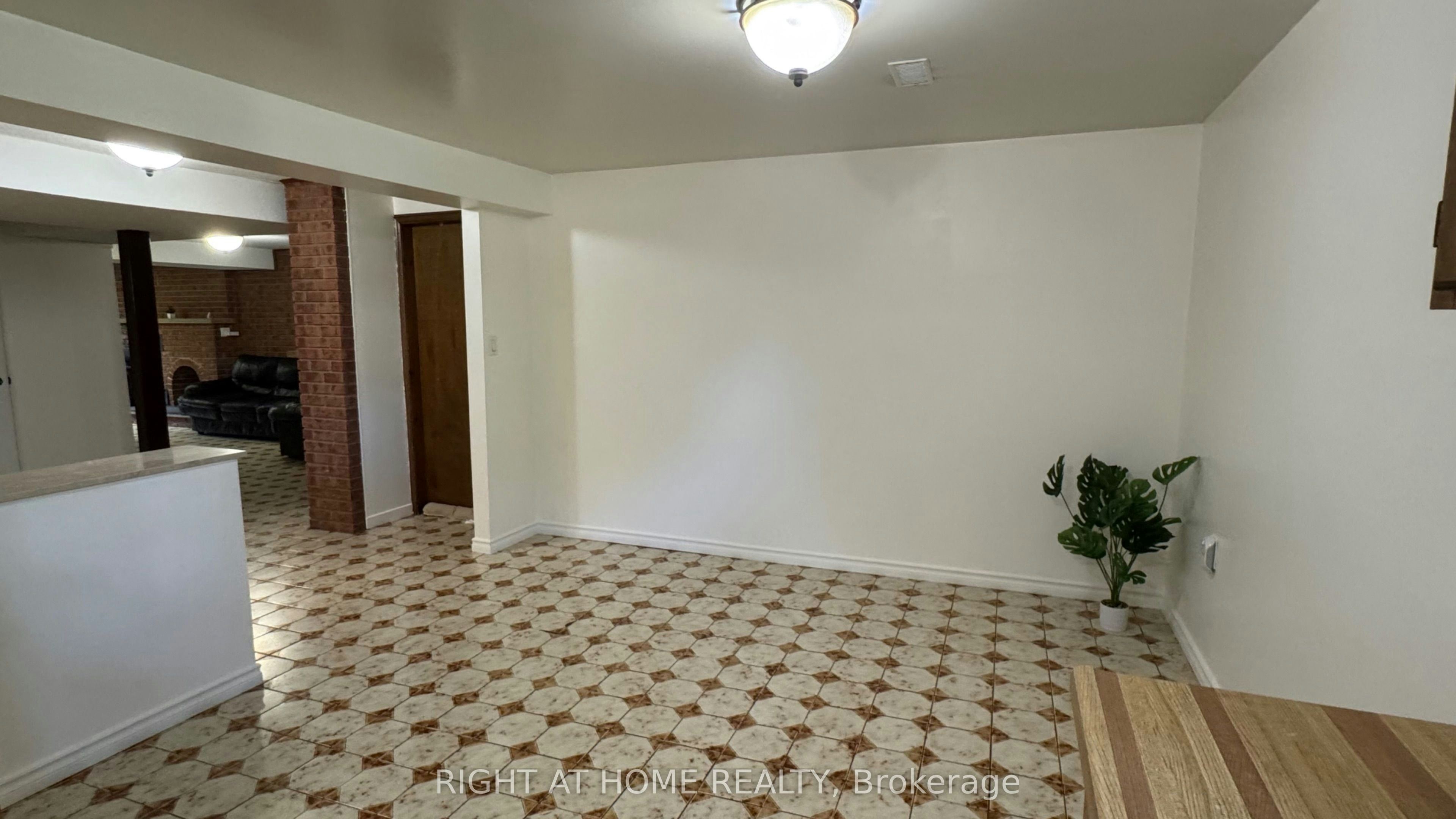 Lower Level-31 Whitburn Crescent, Toronto, ON, M3M 2S3 - 14