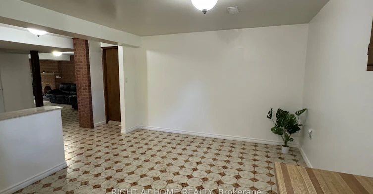 Lower Level-31 Whitburn Crescent, Toronto, ON, M3M 2S3 - 14