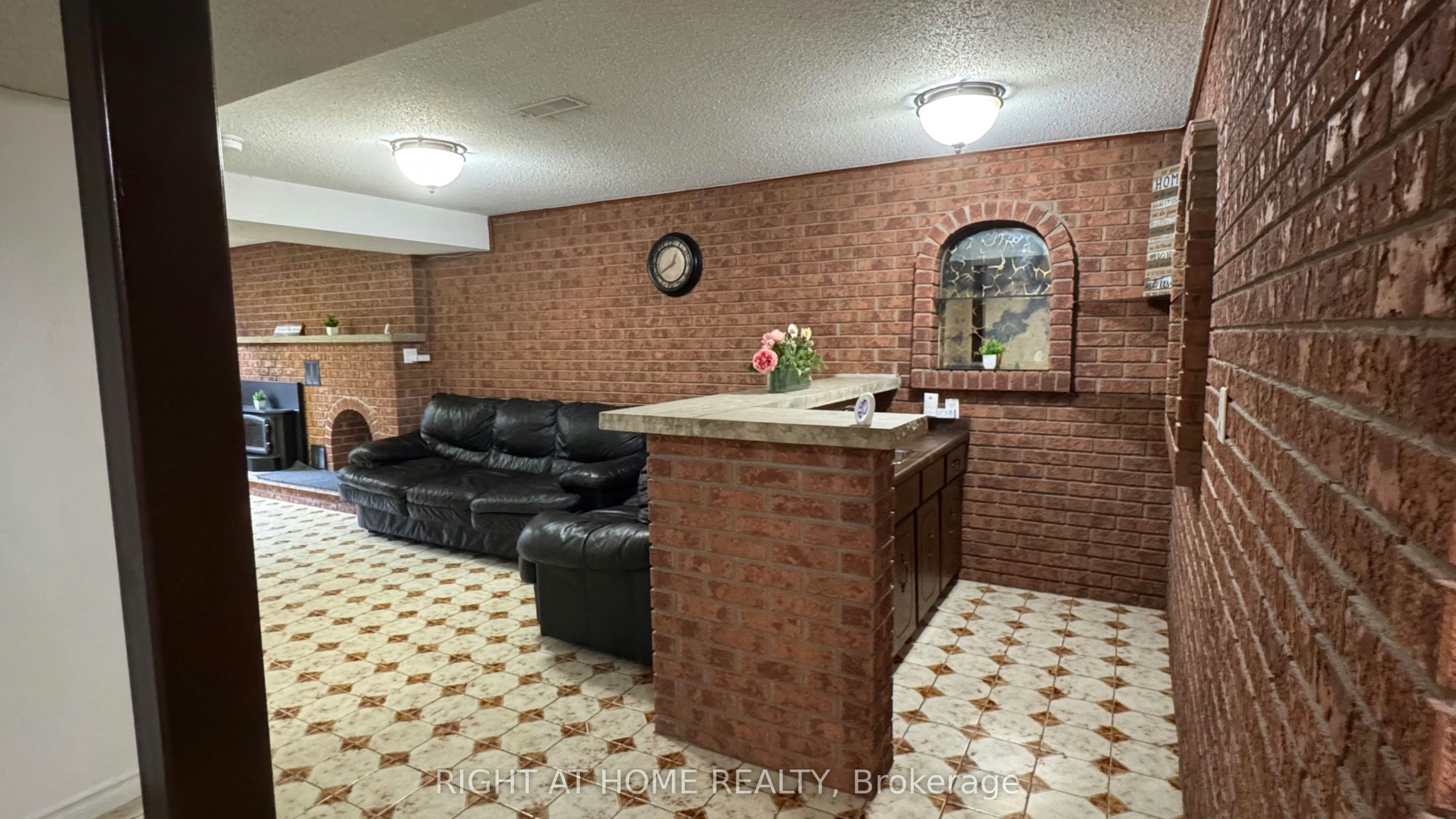 Lower Level-31 Whitburn Crescent, Toronto, ON, M3M 2S3 - 7