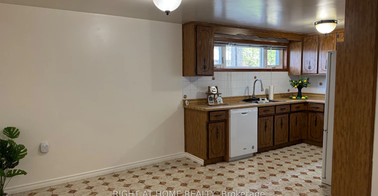 Lower Level-31 Whitburn Crescent, Toronto, ON, M3M 2S3 - 15