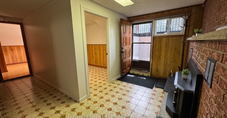 Lower Level-31 Whitburn Crescent, Toronto, ON, M3M 2S3 - 6