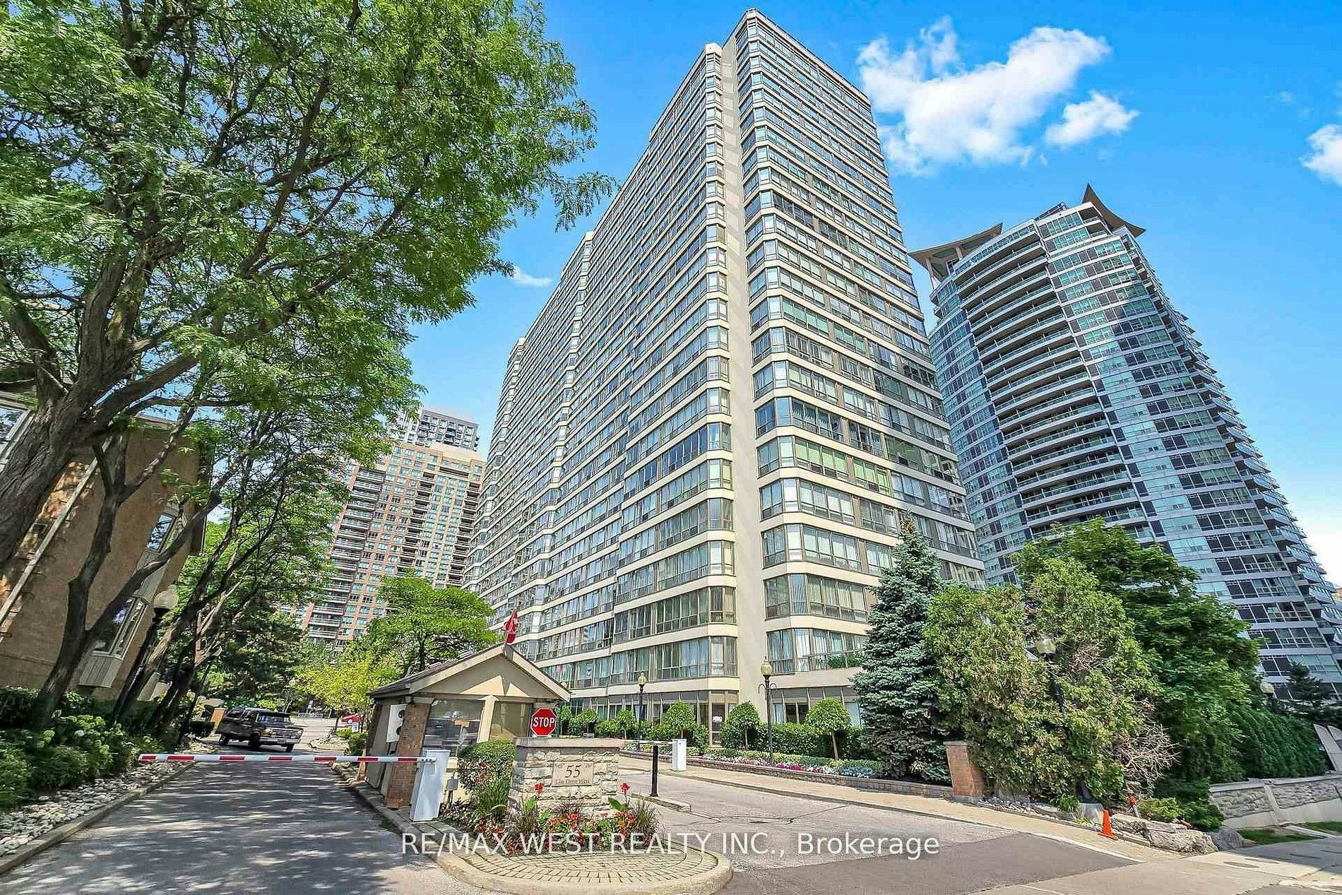 1801-55 Elm Drive W, Mississauga, ON, L5B 3Z3