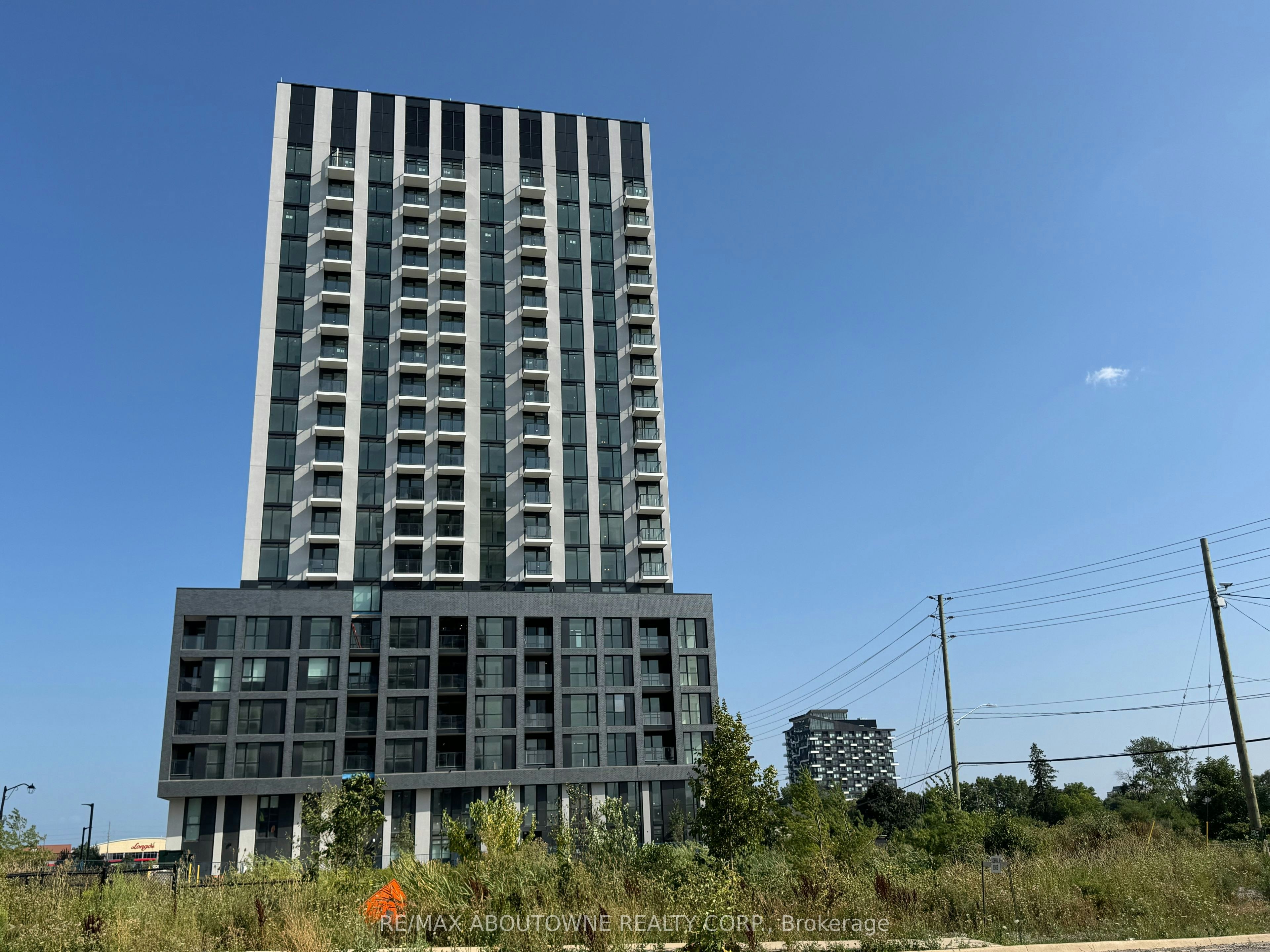 906-3079 Trafalgar Road, Oakville, ON, L6H 8C5