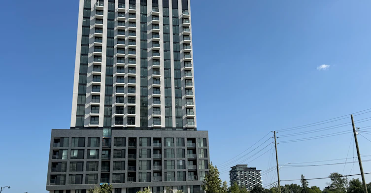 906-3079 Trafalgar Road, Oakville, ON, L6H 8C5