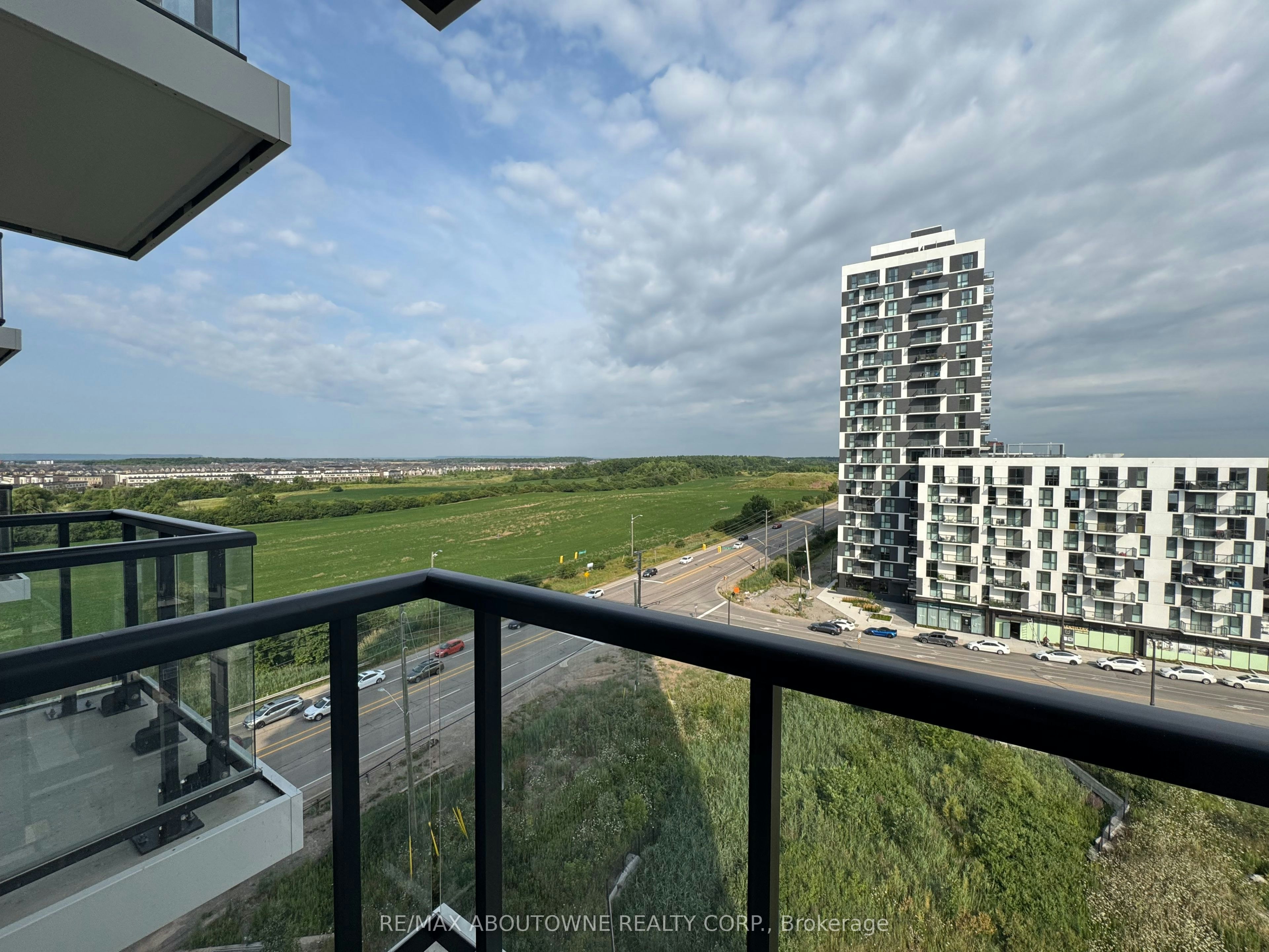 906-3079 Trafalgar Road, Oakville, ON, L6H 8C5 - 8