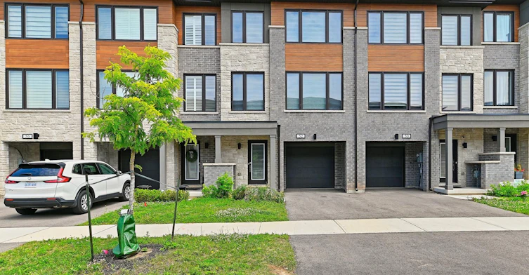 52 Humberstone Drive, Halton Hills, ON, L7G 0P6