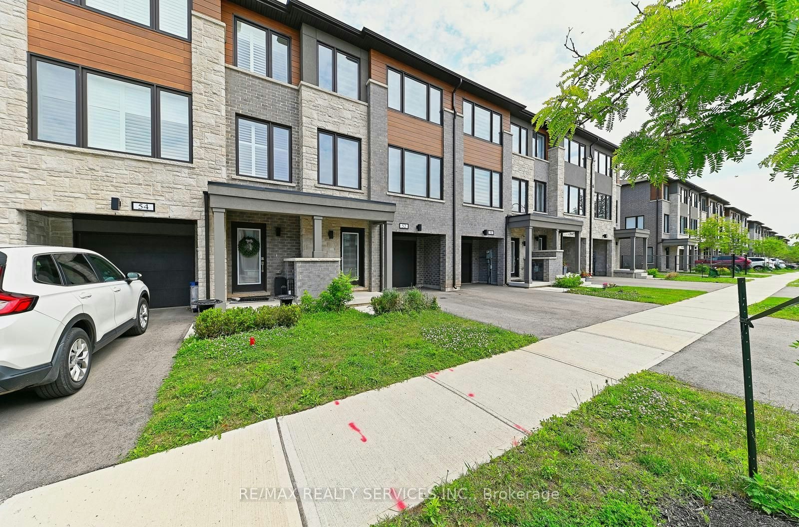 52 Humberstone Drive, Halton Hills, ON, L7G 0P6 - 2