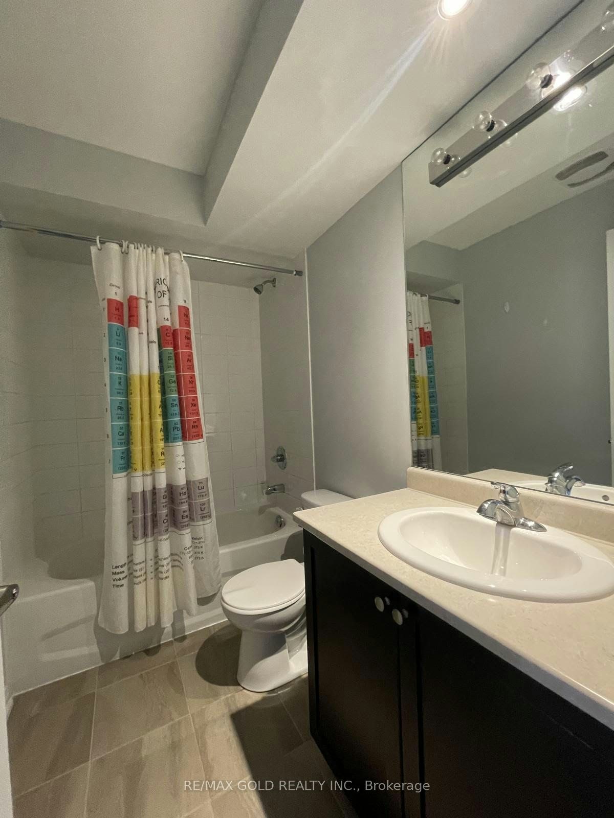 215-250 Sunny Meadow Boulevard, Brampton, ON, L6R 3Y6 - 9