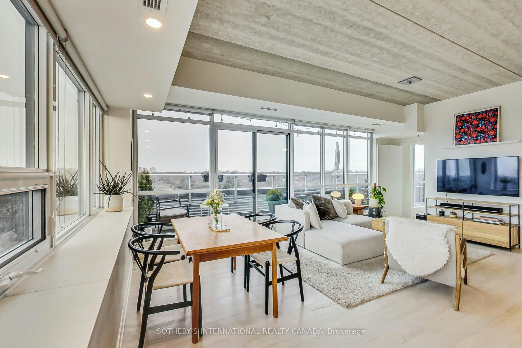 602-51 Lady Bank Road, Toronto, ON, M8Z 0C9