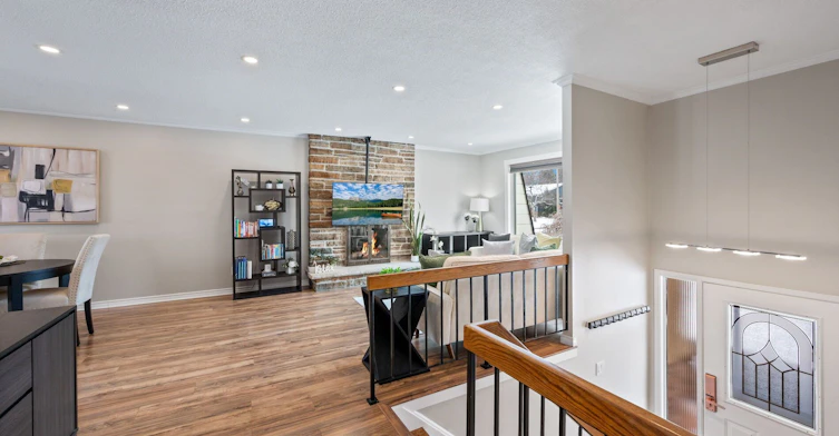 6943 Estoril Road, Mississauga, ON, L5N 1N3 - 7