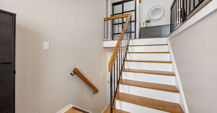 6943 Estoril Road, Mississauga, ON, L5N 1N3 - 5