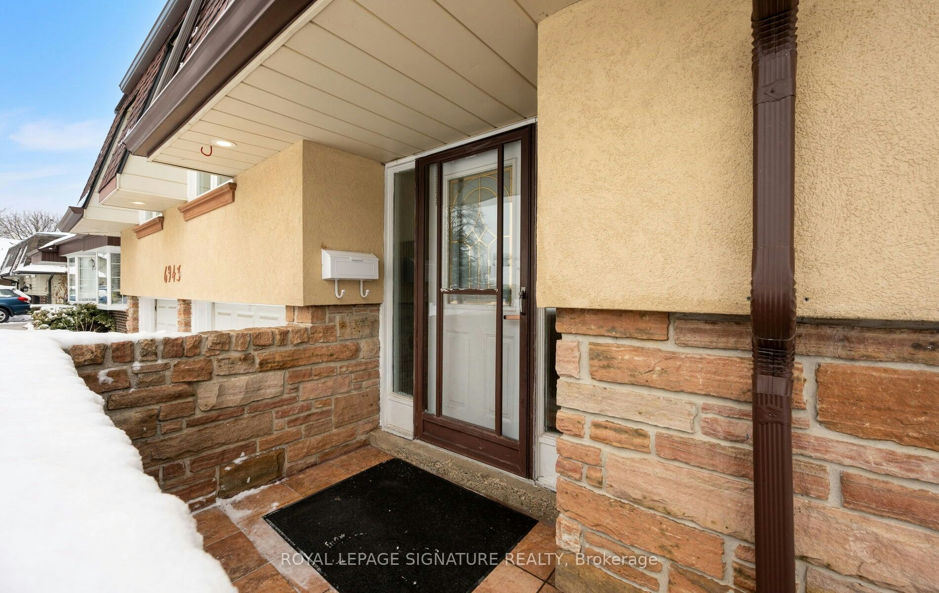 6943 Estoril Road, Mississauga, ON, L5N 1N3 - 4