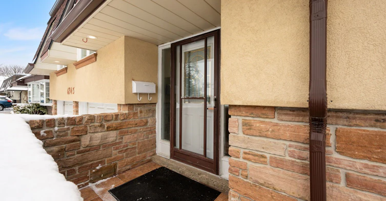6943 Estoril Road, Mississauga, ON, L5N 1N3 - 4