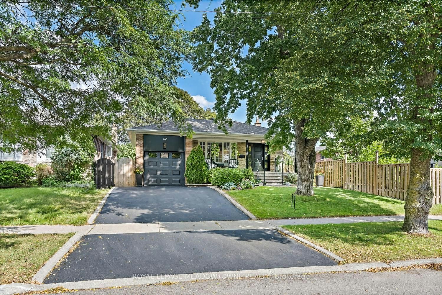 42 Oxenden Crescent, Toronto, ON, M9C 4H4
