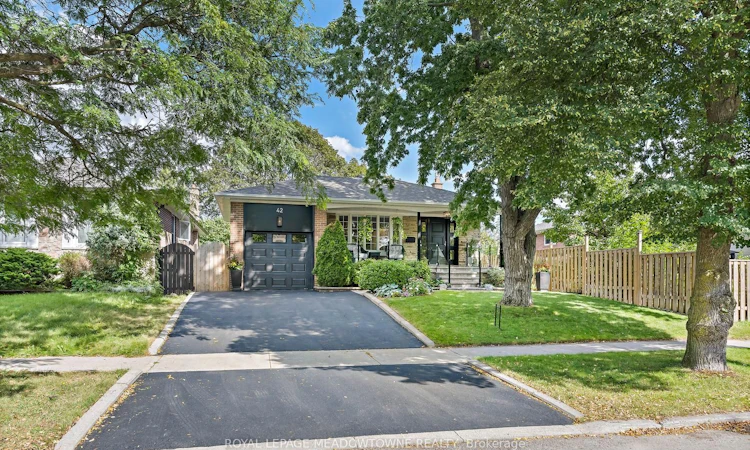 42 Oxenden Crescent