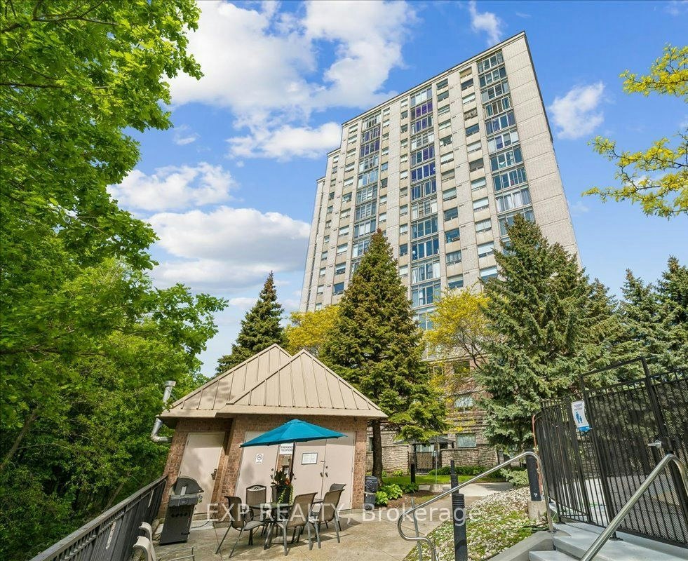 708-200 Burnhamthorpe Road E, Mississauga, ON, L5A 4L4