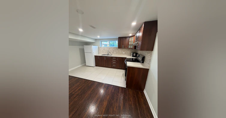 15 Macleod Street, Toronto, ON, M6L 2M7 - 2