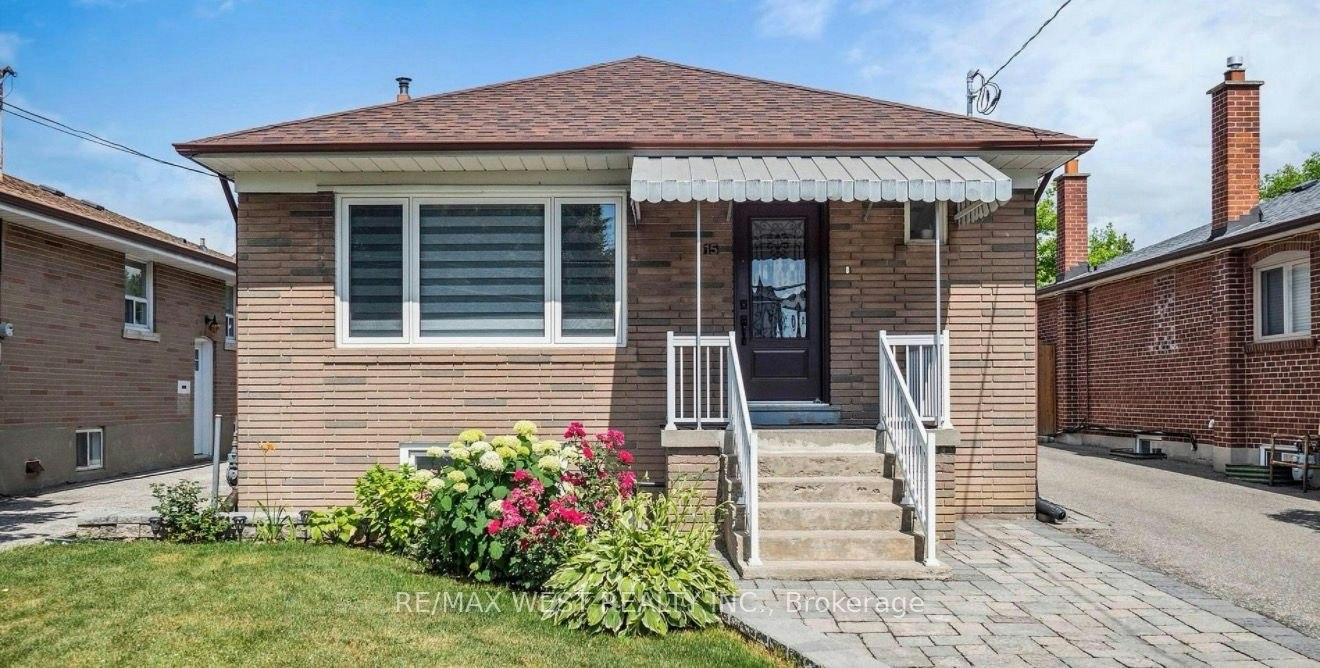 15 Macleod Street, Toronto, ON, M6L 2M7