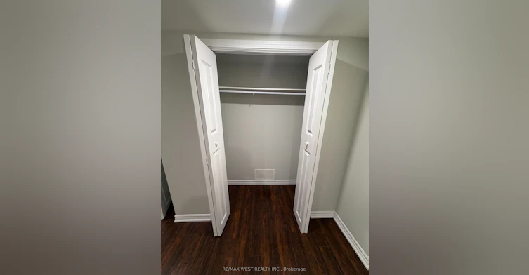 15 Macleod Street, Toronto, ON, M6L 2M7 - 13