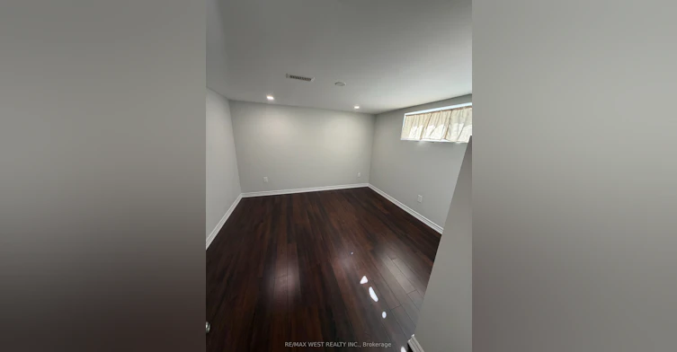 15 Macleod Street, Toronto, ON, M6L 2M7 - 11