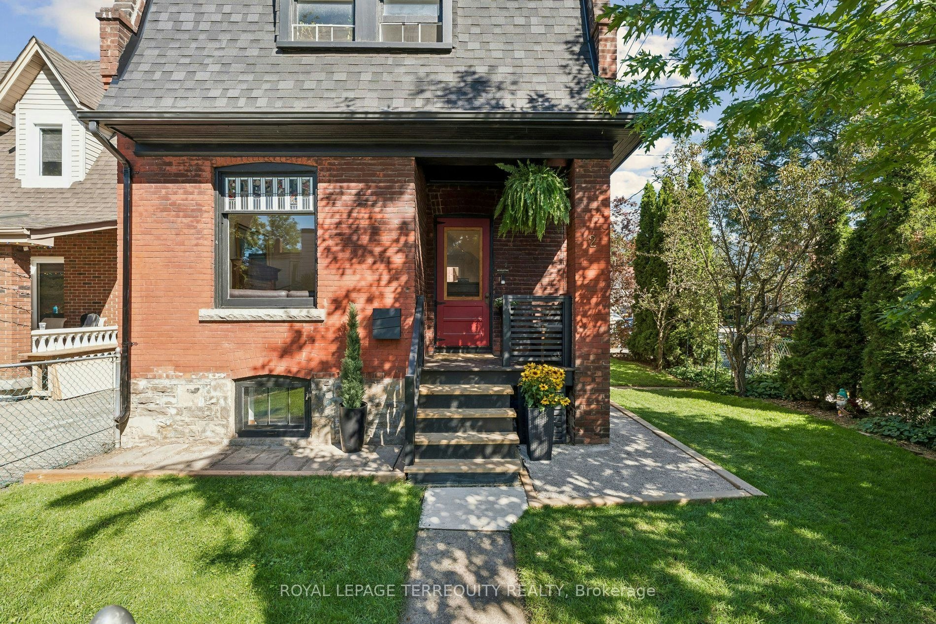 2 Wright Avenue, Toronto, ON, M6R 1K8