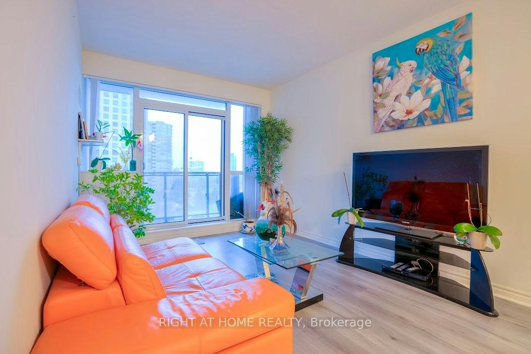 512-349 Rathburn Road W, Mississauga, ON, L5B 0G9