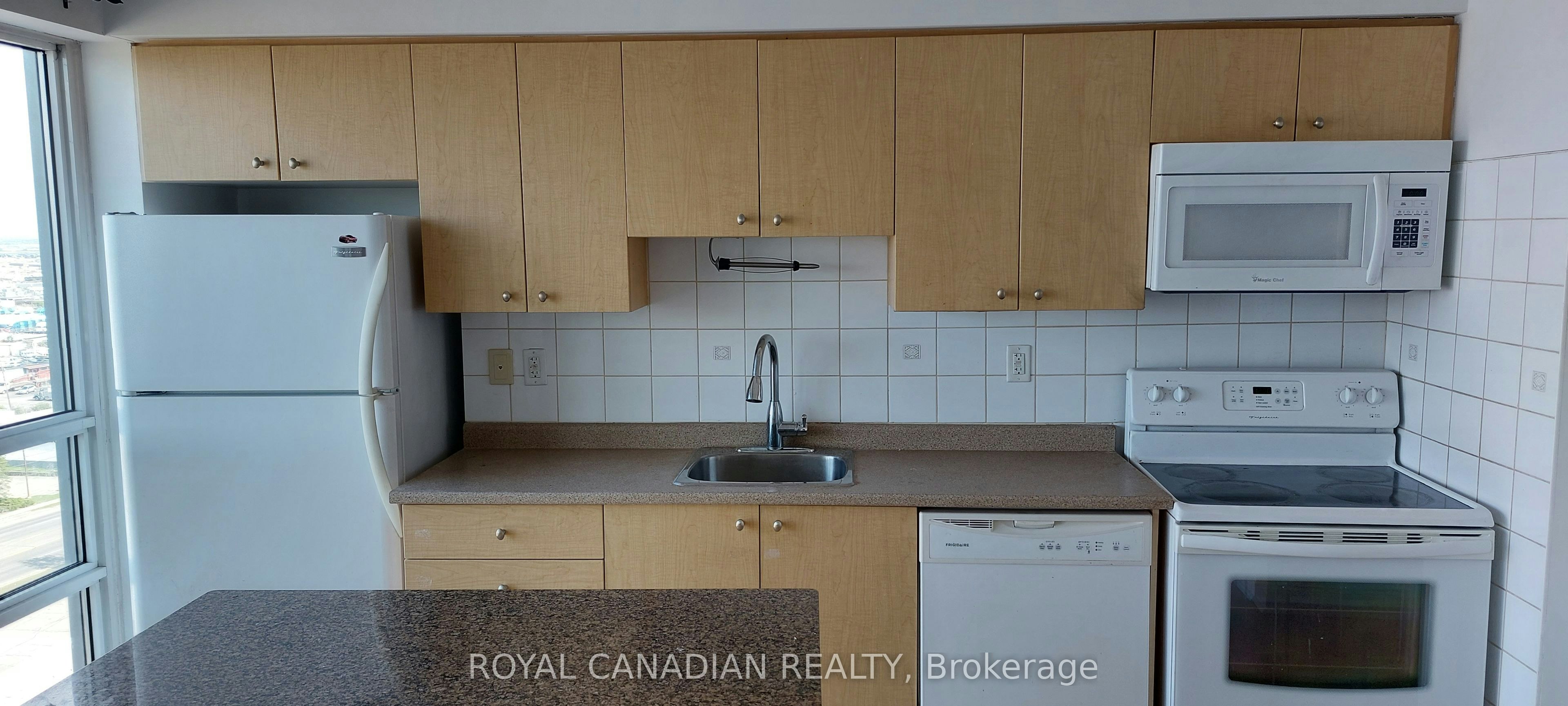 1411-215 Queen Street E, Brampton, ON, L6W 0A9 - 10