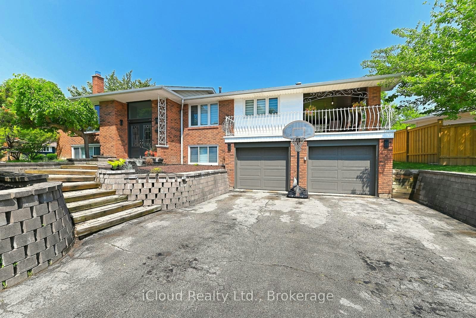 2101 Parkway Drive, Burlington, ON, L7P 1S5
