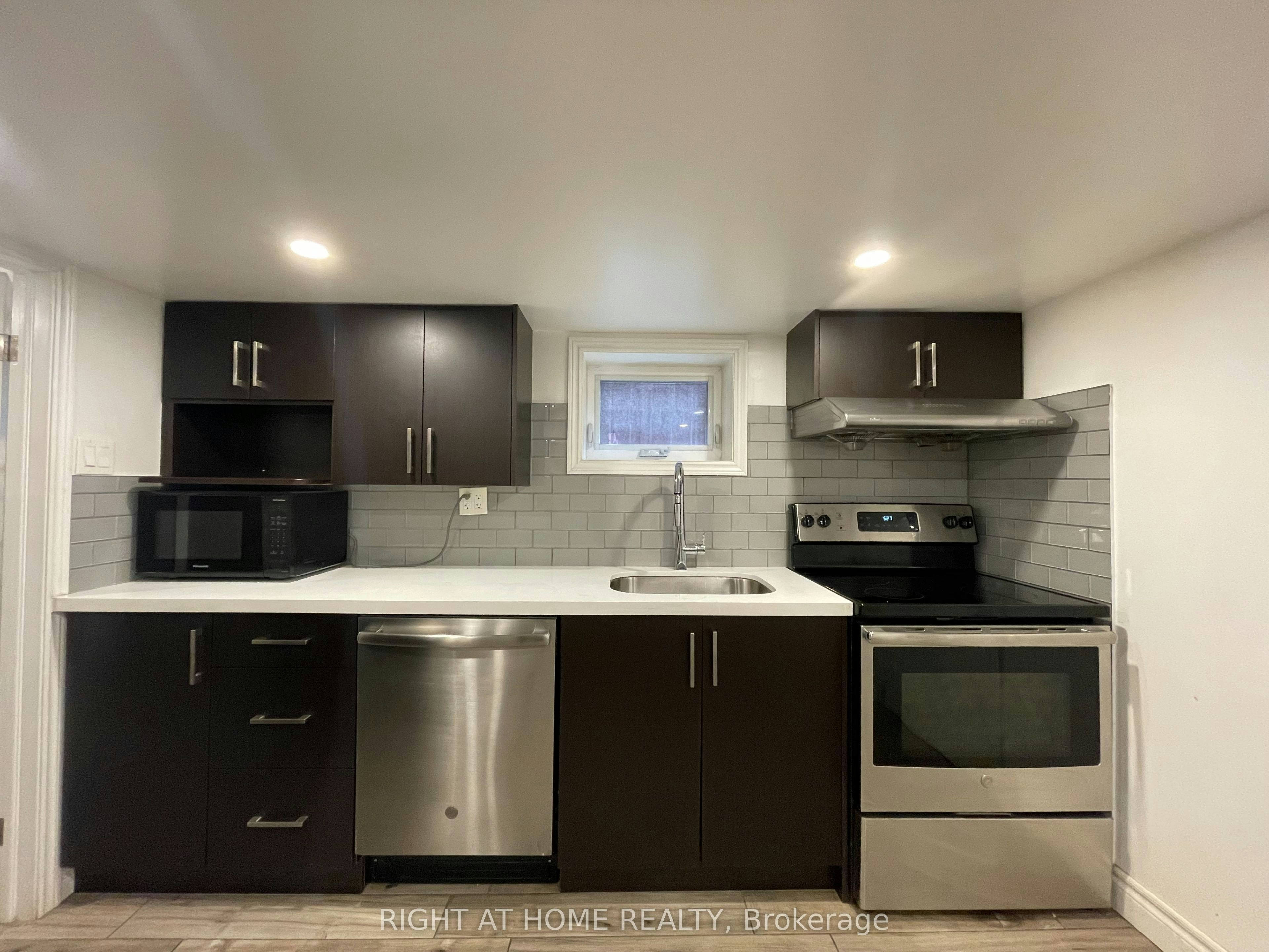 B-755 Dupont Street, Toronto, ON, M6G 1Z5 - 6