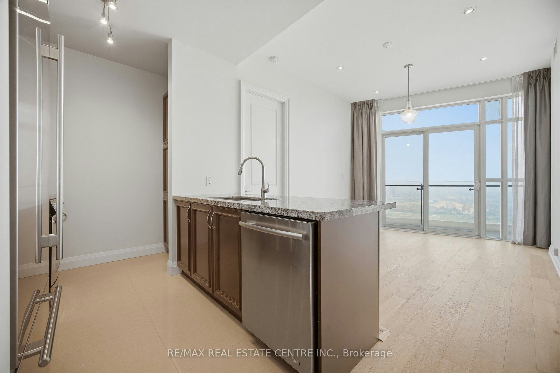 LPH8-50 Absolute Avenue, Mississauga, ON, L4Z 0A9 - 9