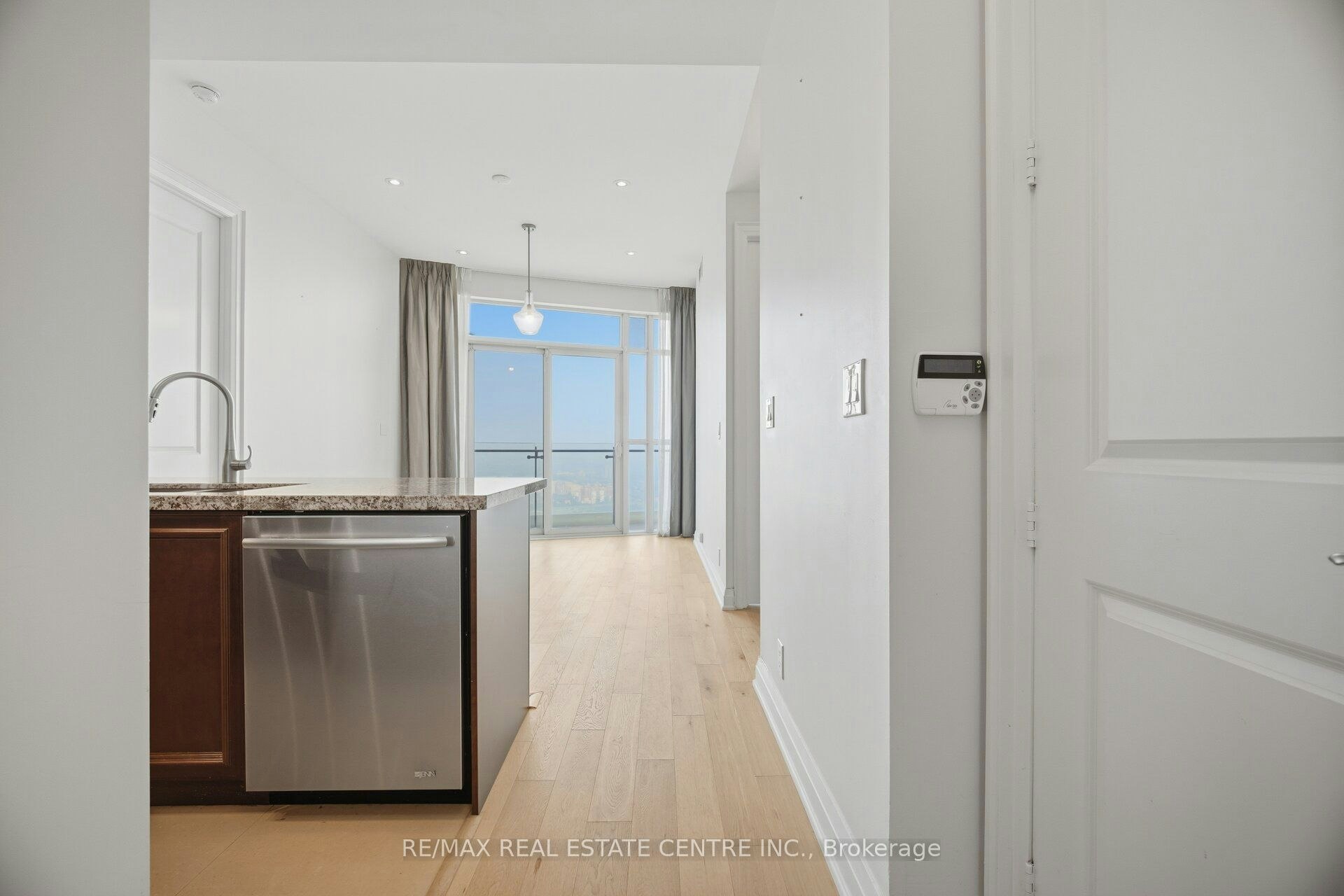 LPH8-50 Absolute Avenue, Mississauga, ON, L4Z 0A9 - 6