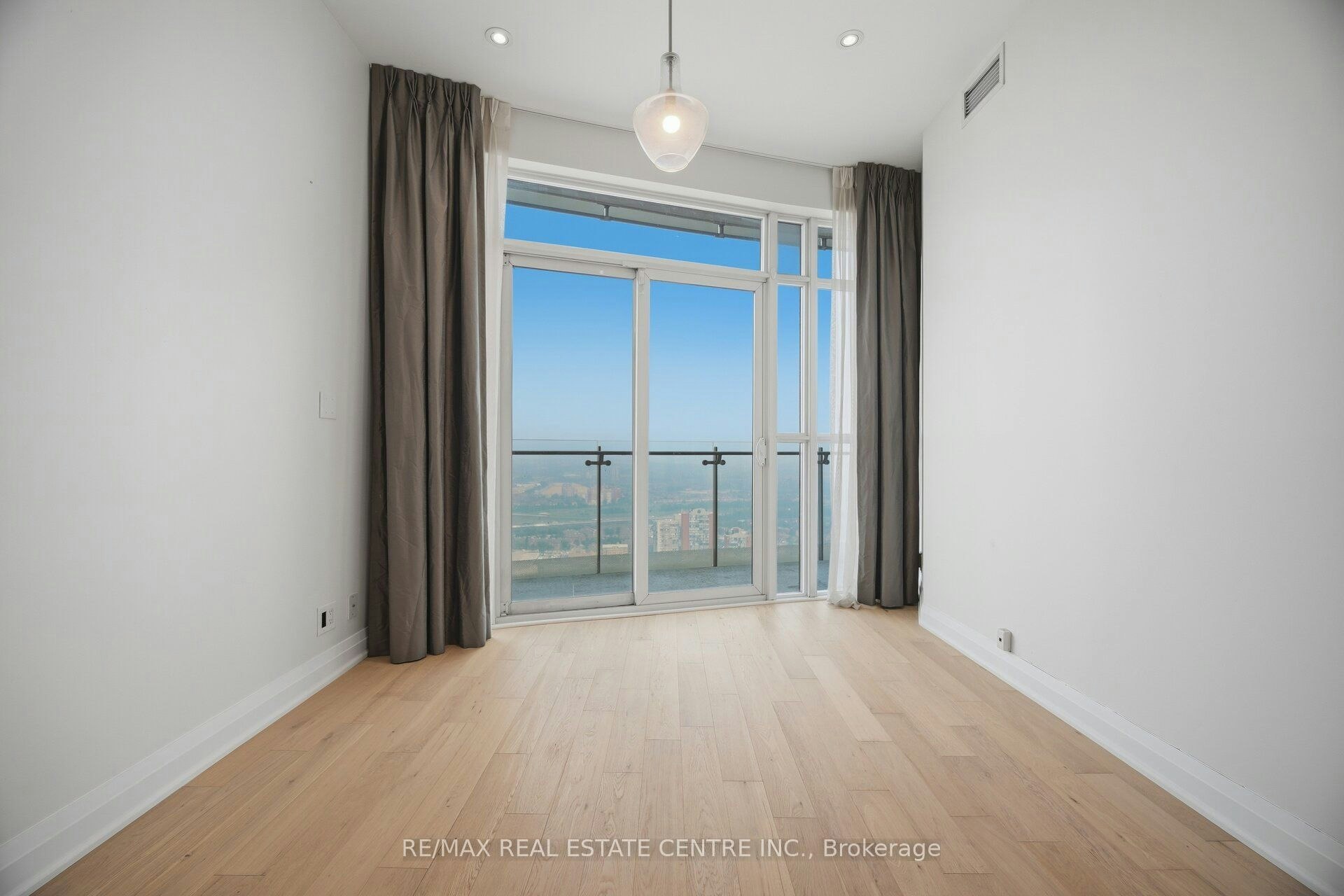 LPH8-50 Absolute Avenue, Mississauga, ON, L4Z 0A9 - 17