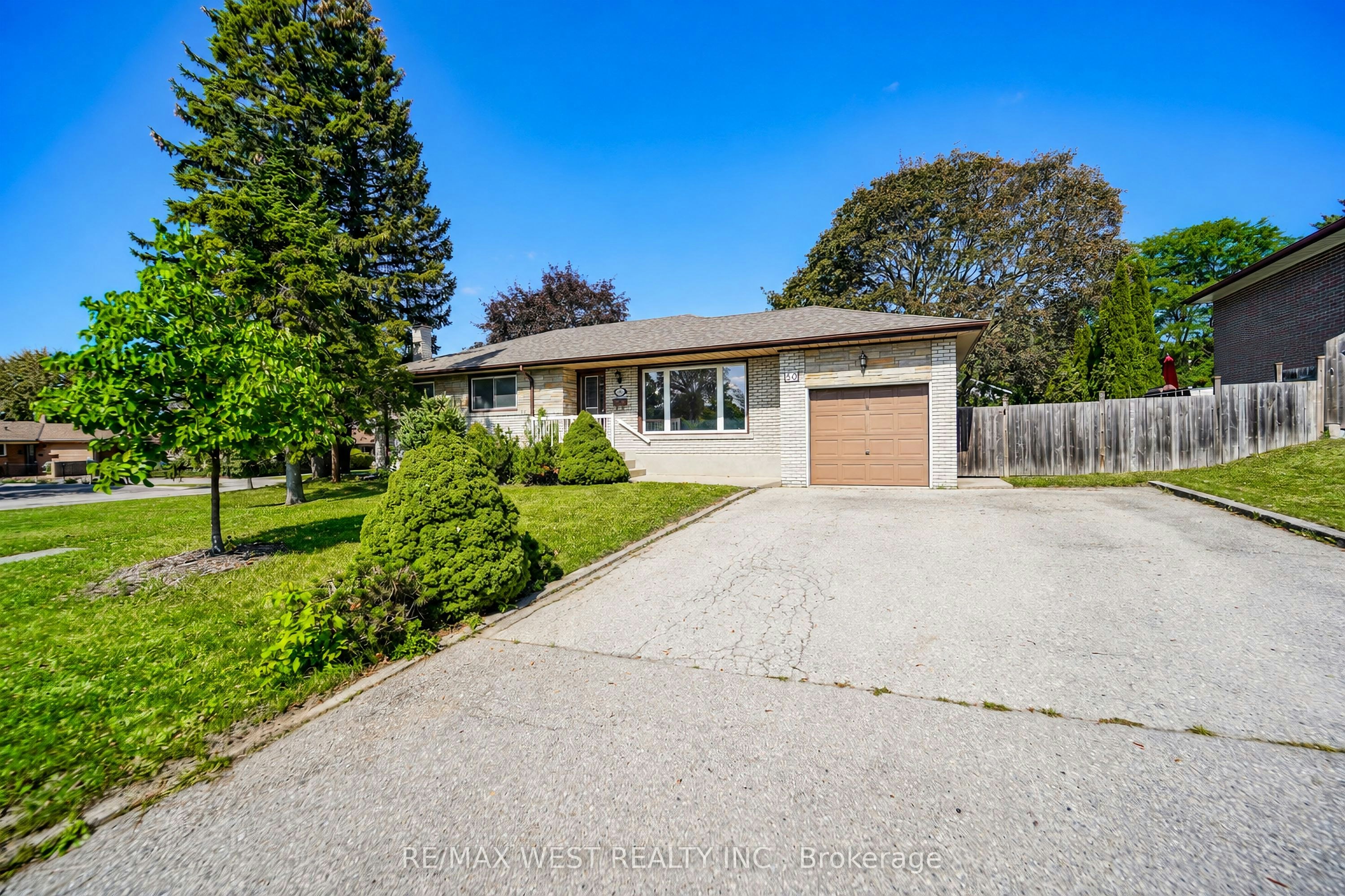 50 Roskell Crescent, Toronto, ON, M3J 1E1