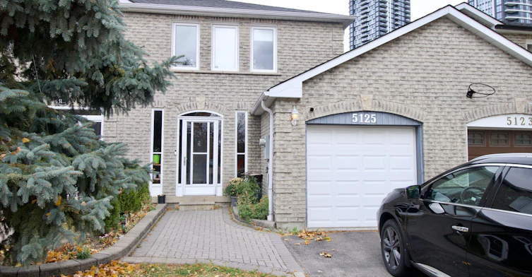 5125 Salishan Circle, Mississauga, ON, L5R 3E8
