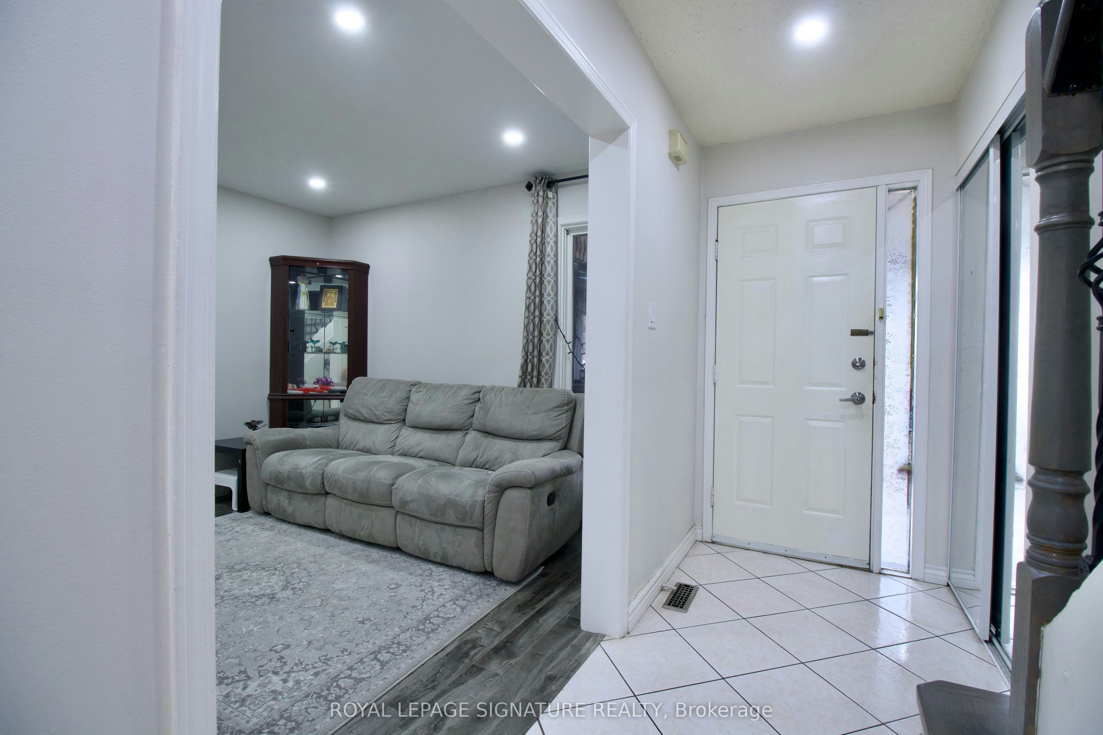 5125 Salishan Circle, Mississauga, ON, L5R 3E8 - 16