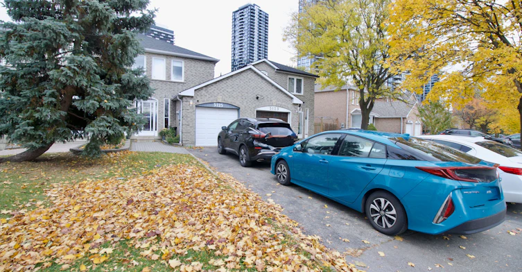 5125 Salishan Circle, Mississauga, ON, L5R 3E8 - 3