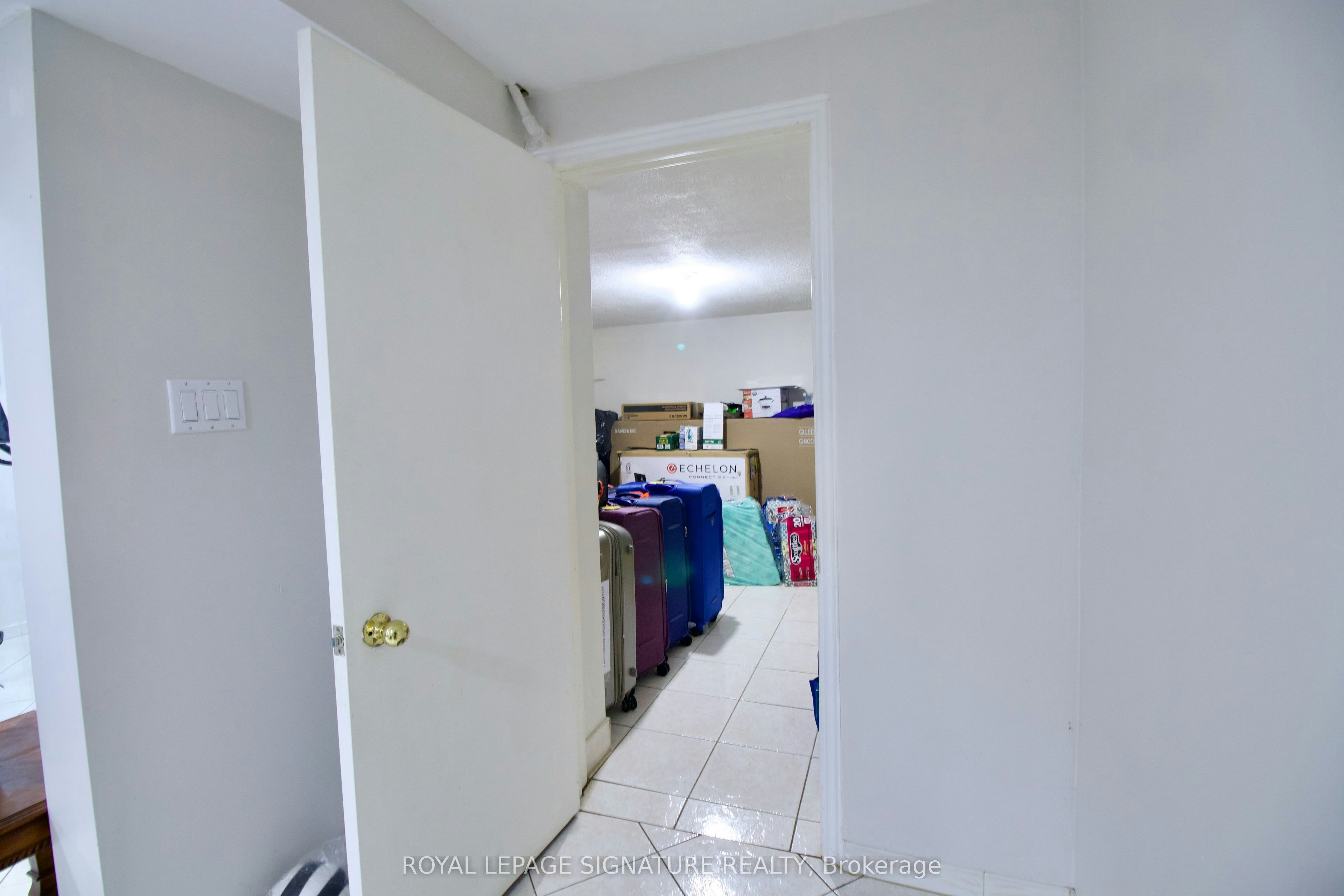 5125 Salishan Circle, Mississauga, ON, L5R 3E8 - 45