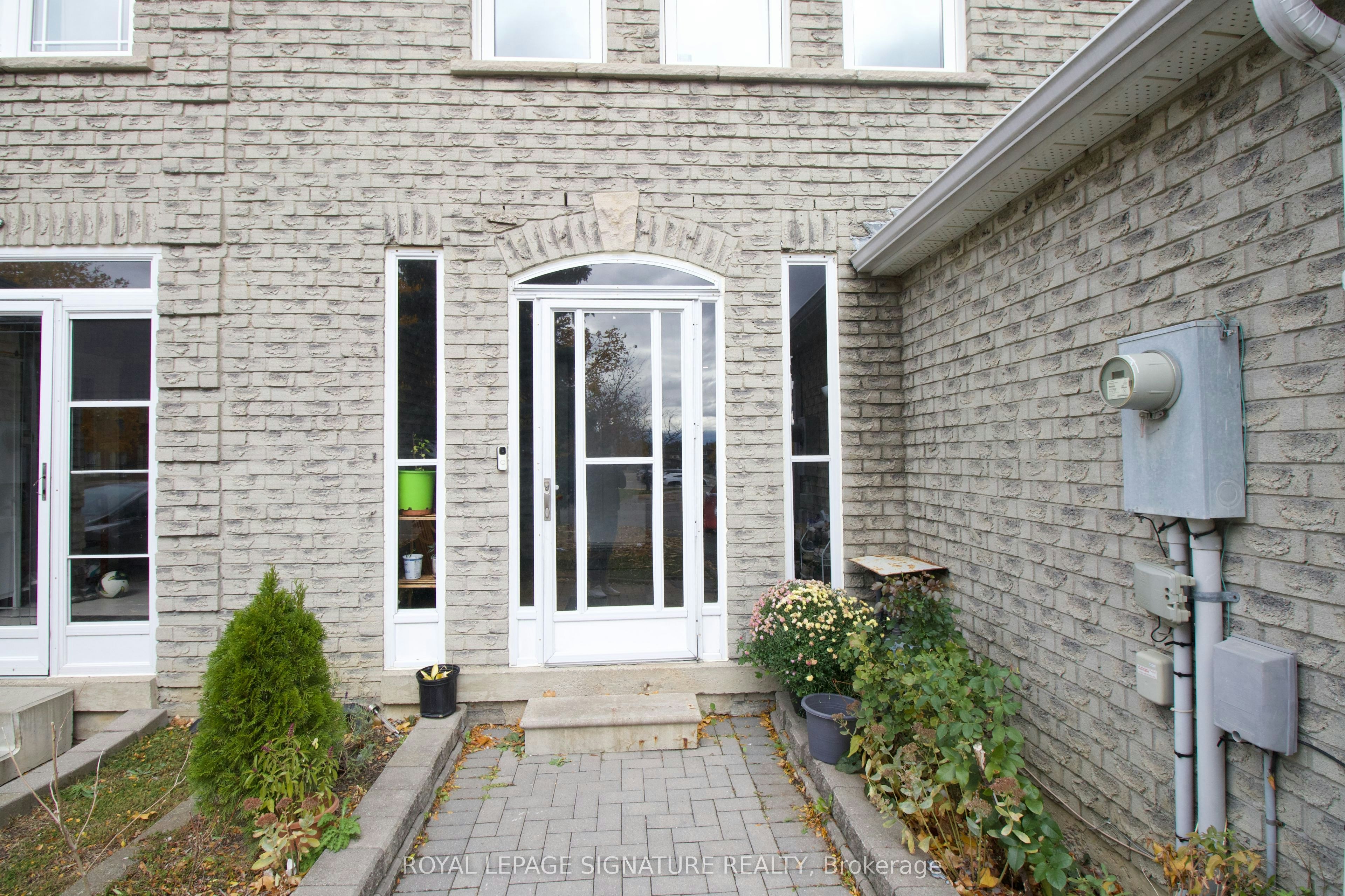 5125 Salishan Circle, Mississauga, ON, L5R 3E8 - 8