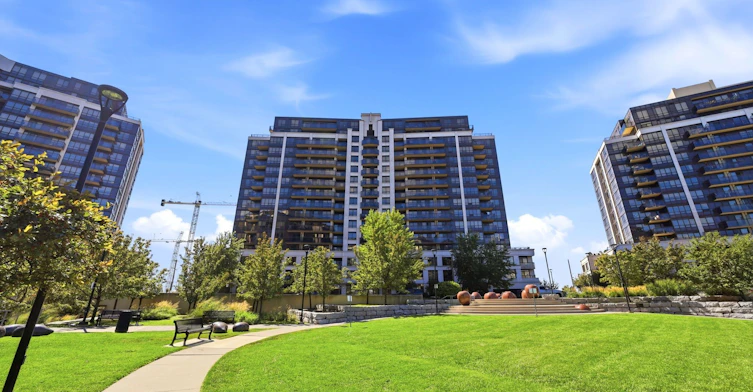 307-1070 Sheppard Avenue W, Toronto, ON, M3J 0G8