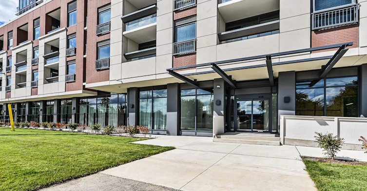 1821-4010 Eglinton Avenue W, Toronto, ON, M9A 0G5 - 2
