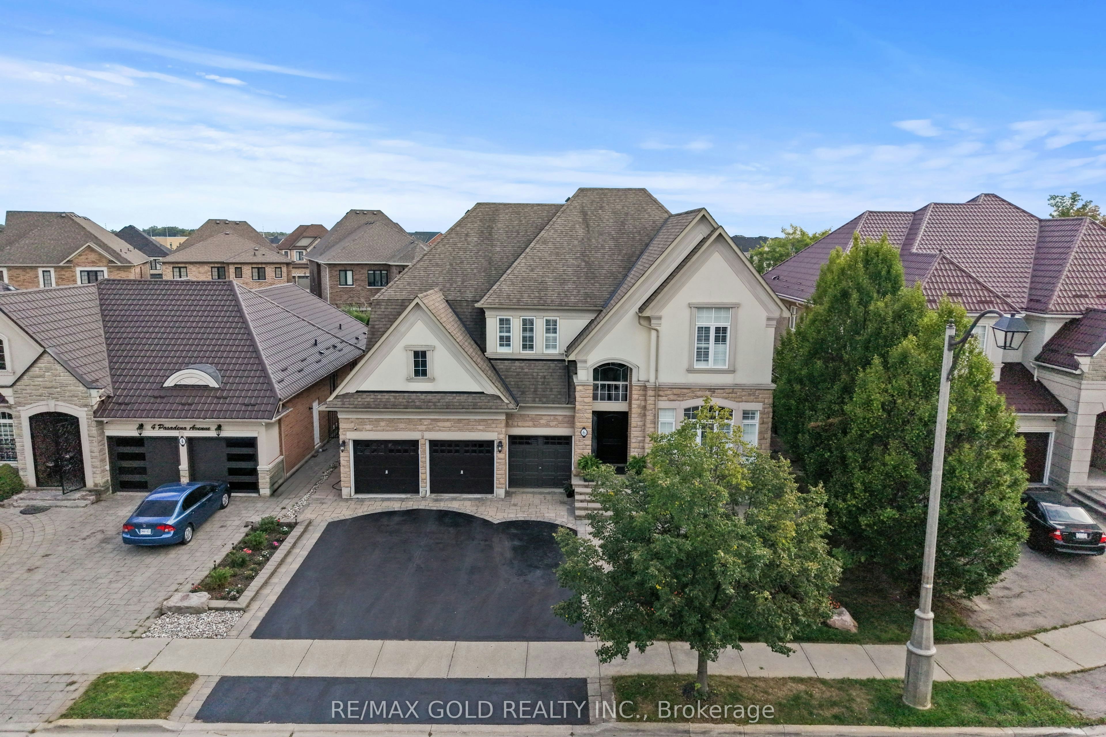 6 Pasadena Avenue, Brampton, ON, L6P 2W1
